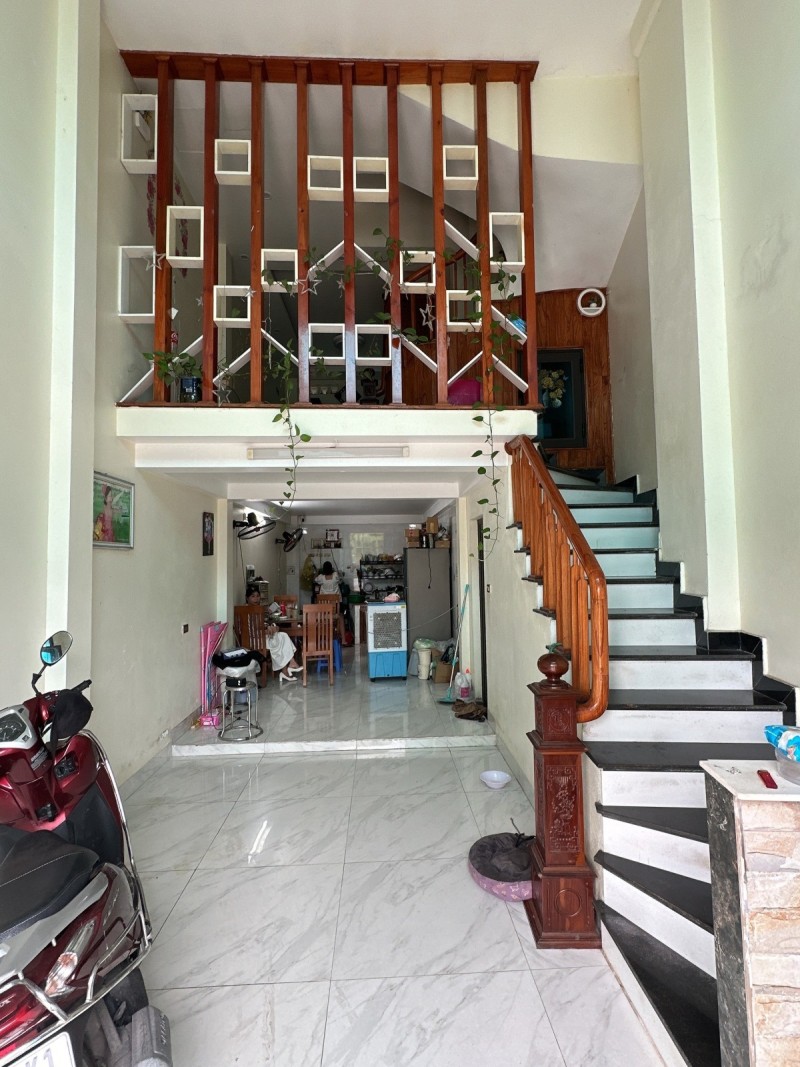 Bán nhà Vườn Hồ 1,Cự Khối 3 tầng,43m vỉa hè,oto tránh nhỉnh 8 tỷ - Ảnh 3